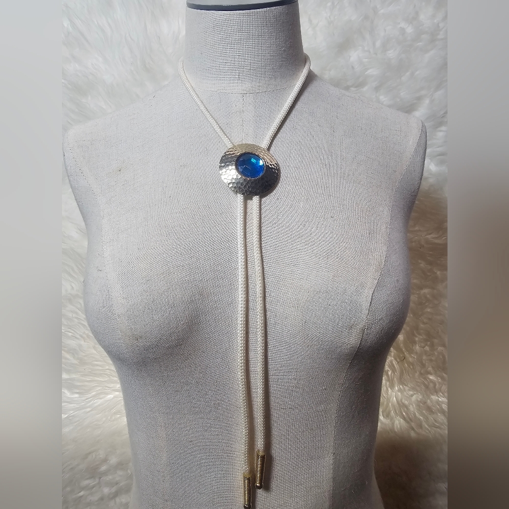 Vintage Round Pendant Bolo Tie Necklace White Nylon Rope 80s 90s Western